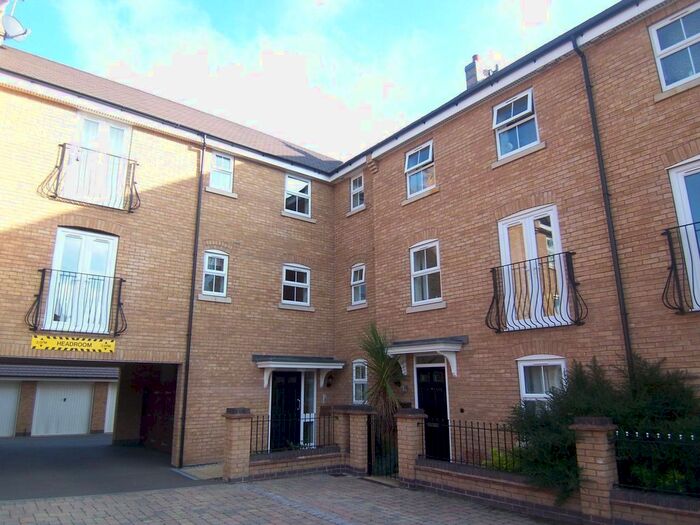 2 Bedroom Flat To Rent In Longstork Road, Rugby, CV23
