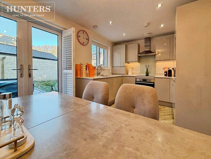 4 Bedroom Semi-detached House For Sale In Skylark Close, Birdwell, Barnsley, S70