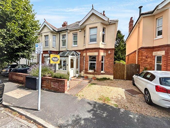 4 Bedroom Semi-Detached House For Sale In Christchurch Town Centre, BH23