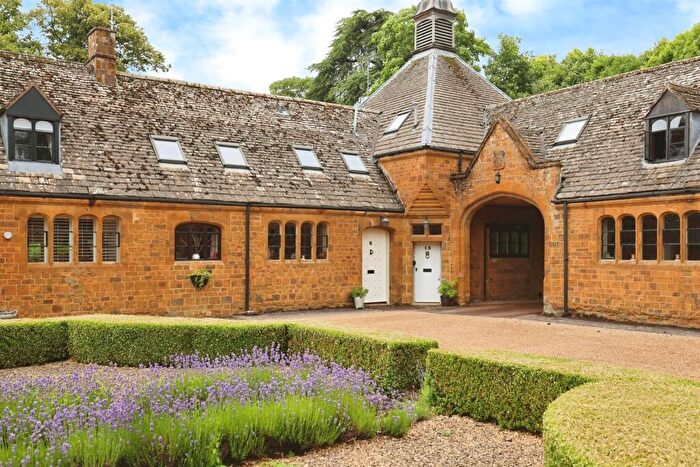 2 Bedroom Character Property For Sale In Avon Carrow, Avon Dassett, Southam, CV47