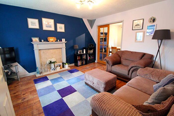 3 Bedroom Semi-Detached House For Sale In Berkeleys Mead, Bradley Stoke, BS32