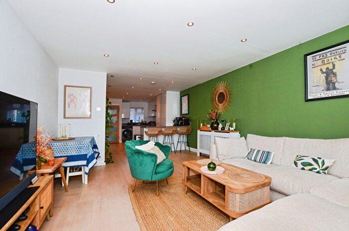 2 Bedroom Terraced House For Sale In Lancaster Road, Northolt, UB5