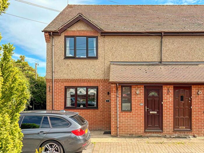 2 Bedroom Maisonette For Sale In Sedgewell Road, Sonning Common, South Oxfordshire, RG4