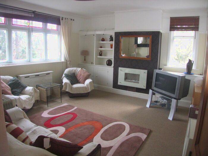 2 Bedroom Flat To Rent In Park Road, Loughborough, LE11