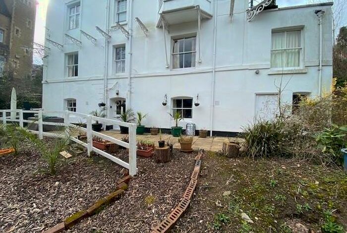 2 Bedroom Flat To Rent In Abbey Road, Malvern, WR14