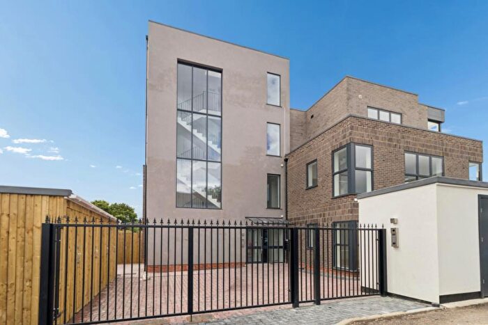 2 Bedroom Apartment To Rent In The Gardens, Harrow, HA1