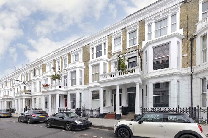 2 Bedroom Flat For Sale In Perham Road, West Kensington, W14