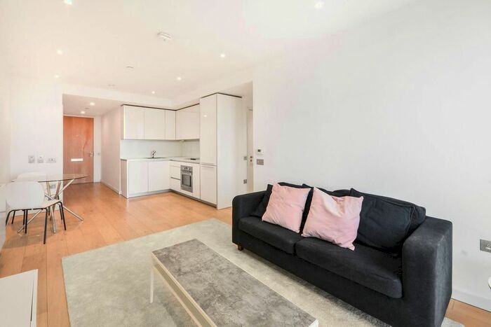 1 Bedroom Flat To Rent In Elephant And Castle, Elephant And Castle, London, SE1