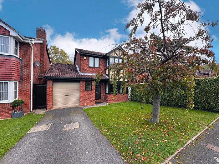 3 Bedroom Detached House For Sale In Avon, Hockley, Tamworth, B77