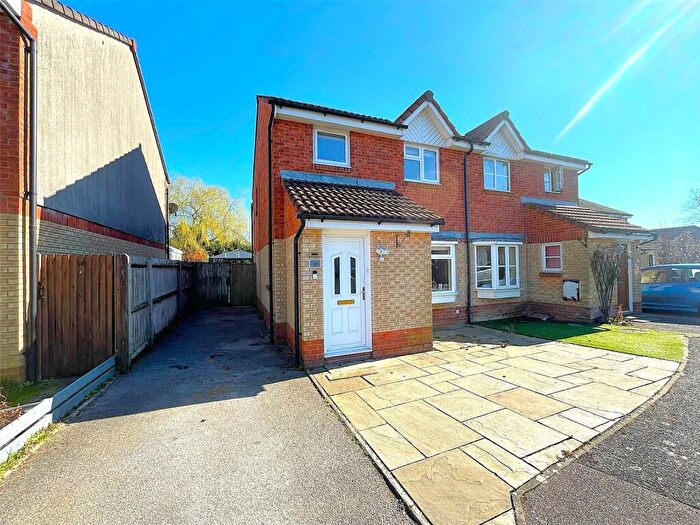 3 Bedroom Semi Detached House For Sale In Bryce Gardens, Aldershot, Hampshire, GU11