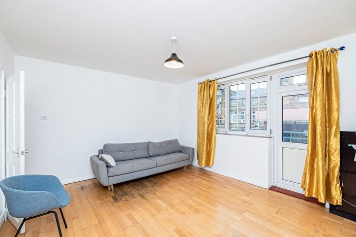 2 Bedroom Flat To Rent In Purbrook Estate, Tower Bridge Road, London, SE1