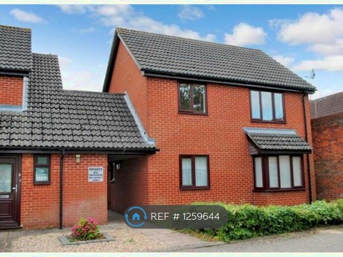 1 Bedroom Flat To Rent In Southview Gardens, Newbury RG14