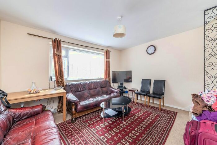2 Bedroom Flat To Rent In Elthorne Road, Uxbridge, UB8