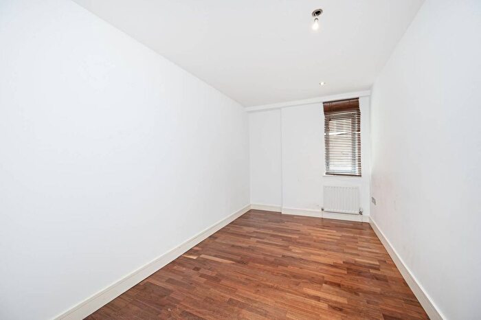 2 Bedroom Flat To Rent In Hoxton Square, Hoxton, London, N1