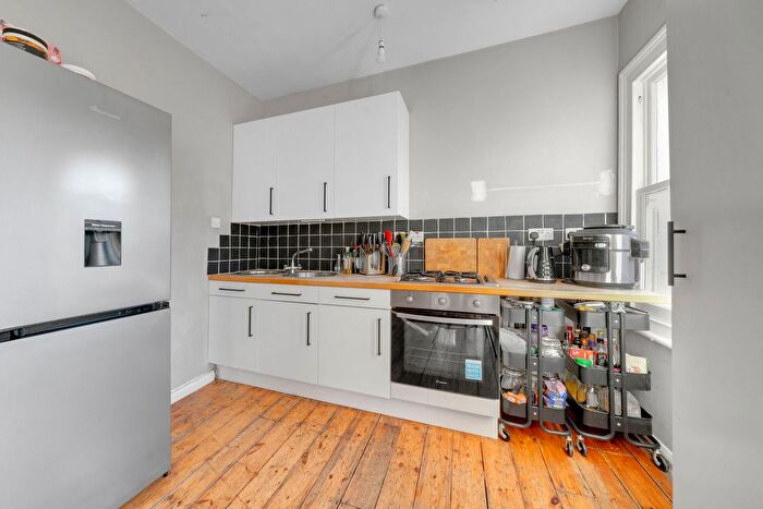 2 Bedroom Flat For Sale In Rita Road, London, SW8