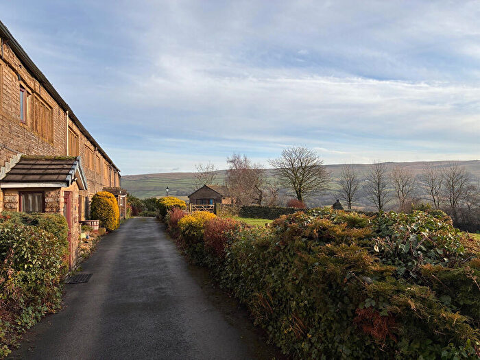 3 Bedroom Cottage For Sale In Edge End, Dobcross, OL3