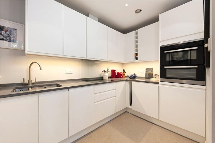 1 Bedroom Flat For Sale In Embankment Gardens, London, SW3