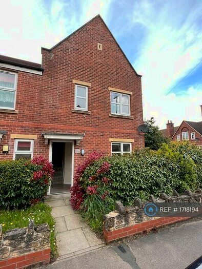 3 Bedroom End Of Terrace House To Rent In Church Drive, Shirebrook, Mansfield, NG20