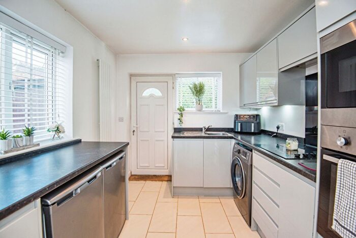 3 Bedroom Property To Rent In Naseby Close, Doncaster, DN7