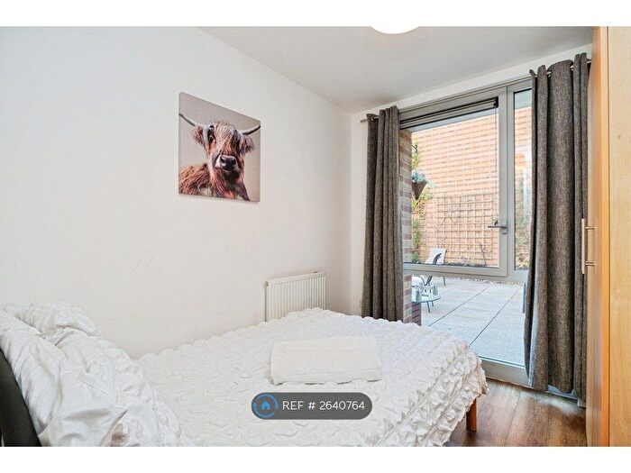 3 Bedroom Flat To Rent In Nelson Walk, London, E3