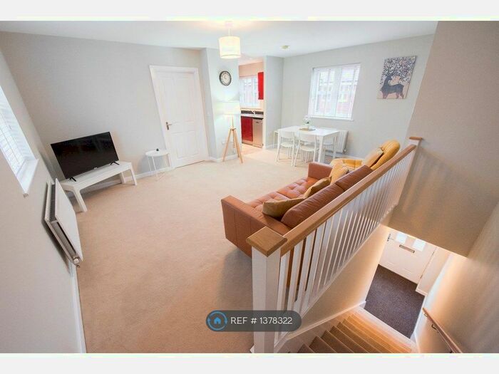 2 Bedroom Flat To Rent In Lenz Close, Colchester, CO1