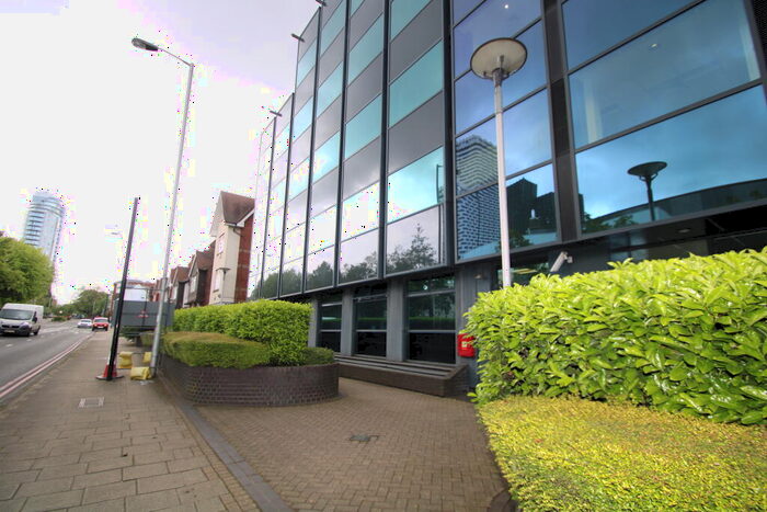 1 Bedroom Apartment To Rent In St. Crispin House, Park Hill Road, CR0