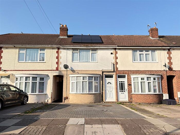 4 Bedroom Terraced House For Sale In Clevedon Crescent, Leicester, LE4