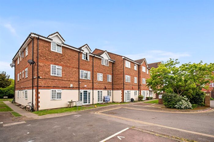 1 Bedroom Flat For Sale In Wilkins Close, Mitcham, CR4