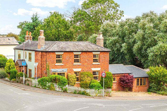 5 Bedroom Detached House For Sale In Church End, Thurleigh, Bedfordshire, MK44