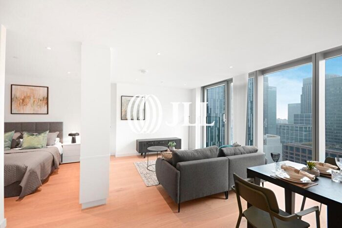 Flat To Rent In Landmark Pinnacle, Marsh Wall, E14