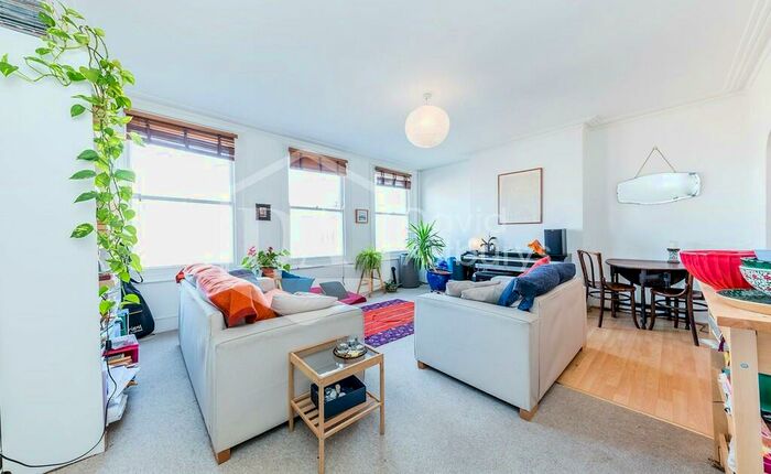 2 Bedroom Apartment To Rent In High Street, Crouch End, London, N8