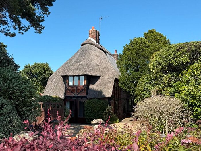 3 Bedroom Detached House To Rent In Swanwick Shore Road, Swanwick, Southampton, Hampshire, SO31