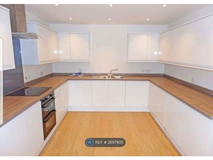 2 Bedroom Flat To Rent In Charter House, Milton Keynes, MK9