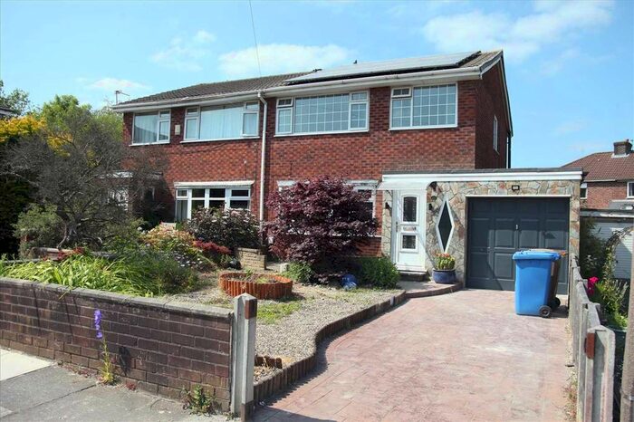 3 Bedroom Semi-Detached House To Rent In Harewood Way, Clifton, Swinton, Manchester, M27
