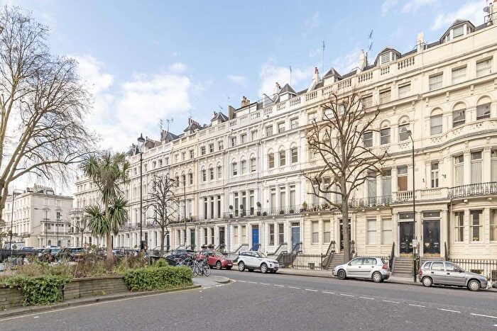 2 Bedroom Flat To Rent In Ladbroke Gardens, London, W11