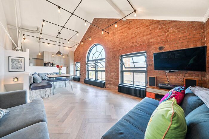 2 Bedroom Flat For Sale In Pages Walk, London, SE1