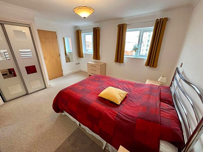 3 Bedroom Apartment For Sale In Townsend Way, Birmingham, B1