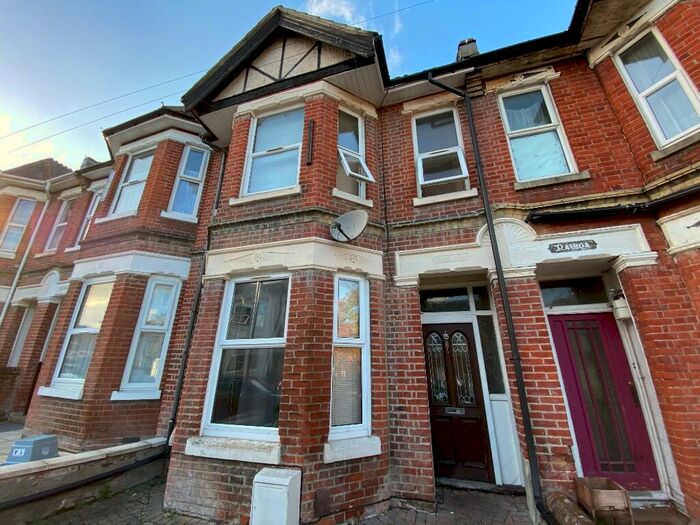 6 Bedroom Terraced House To Rent In Tennyson Road, Southampton, Hampshire, SO17