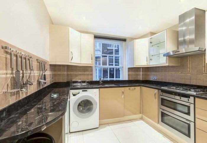 3 Bedroom Flat To Rent In Warwick Gardens, London, W14