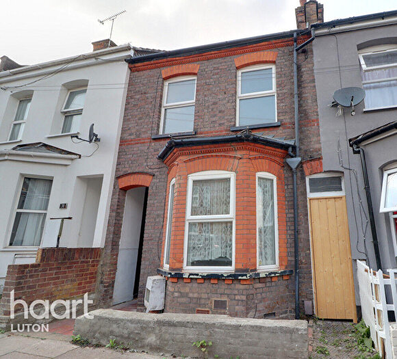3 Bedroom Terraced House To Rent In Belmont Road, Luton, LU1