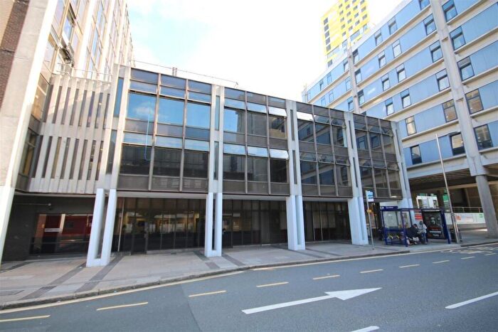 1 Bedroom Flat To Rent In Isambard Brunel Road, Portsmouth, Hampshire, PO1