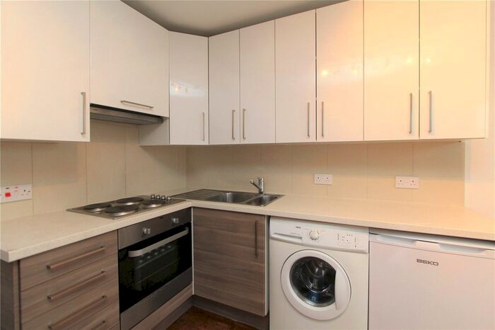 1 Bedroom Flat To Rent In Chatsfield Place, London, Uk, W5