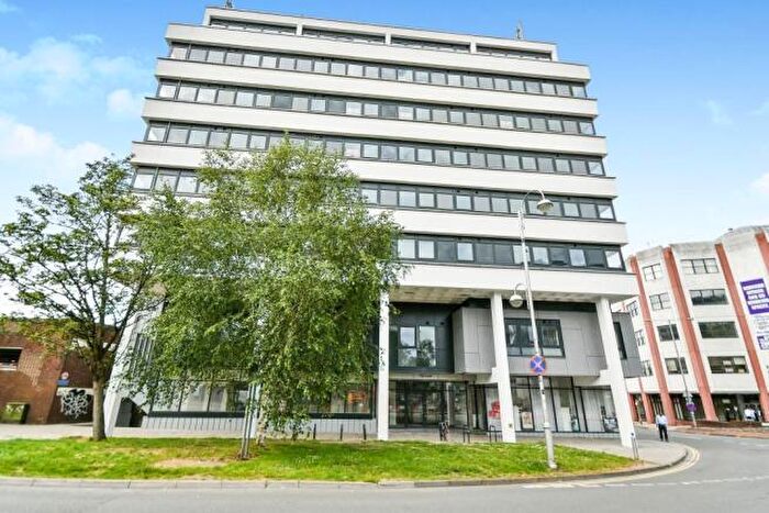 1 Bedroom Flat To Rent In Fleming Way, Town Centre, Swindon, SN1