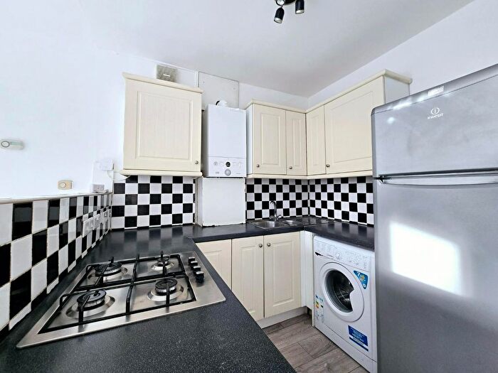 2 Bedroom Flat To Rent In Croyland Road, London, N9