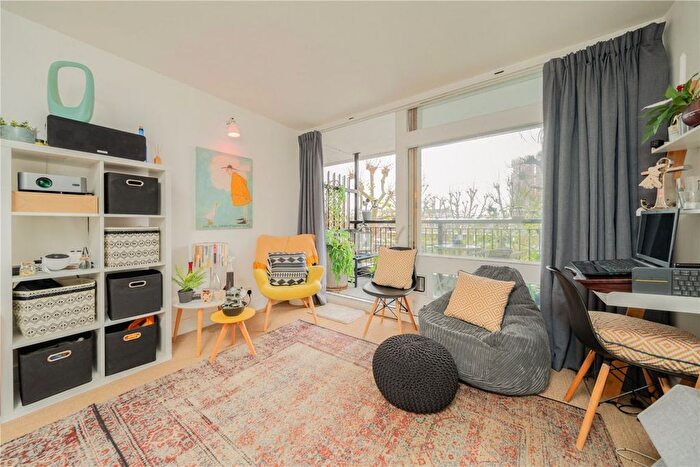 1 Bedroom Flat For Sale In Golborne Road, Westbourne Park, W10