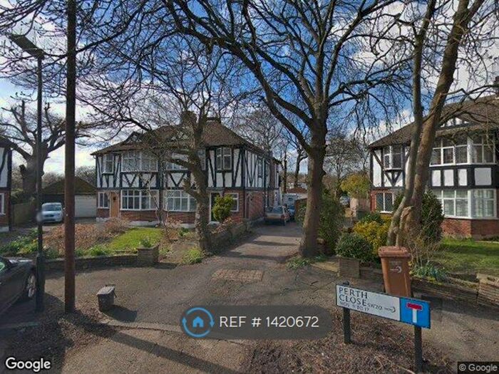 2 Bedroom Flat To Rent In Perth Close, Greater London, SW20