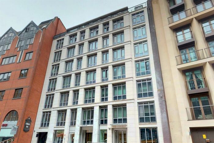 Flat For Sale In Cliffords Inn, Fetter Lane, London, EC4A