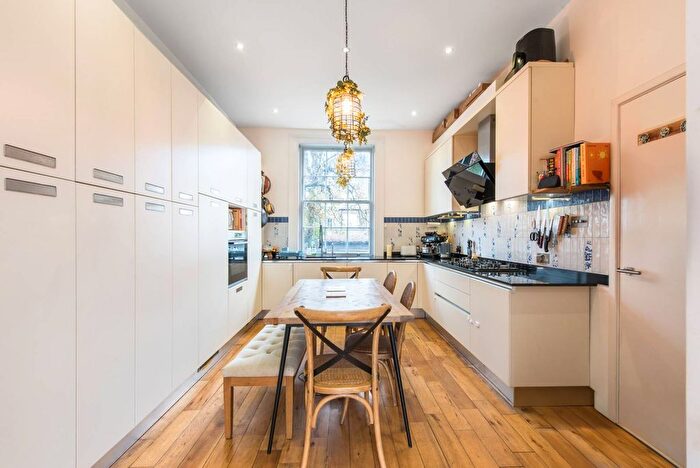 3 Bedroom Flat For Sale In Belsize Road, South Hampstead, London, NW6