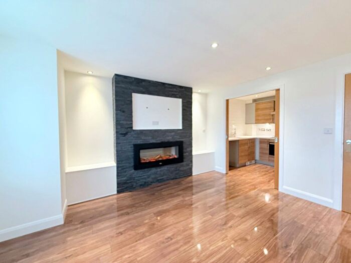 2 Bedroom Flat For Sale In Mcdonald Crescent, Falkirk, FK2