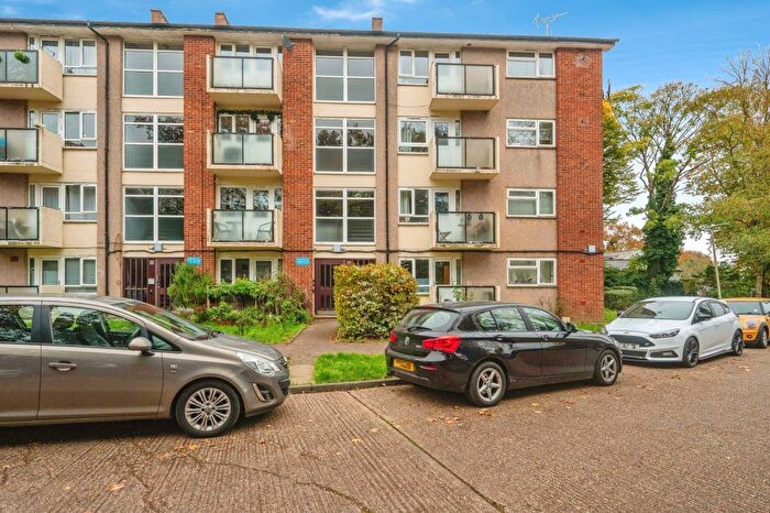 2 Bedroom Flat For Sale In Hawksmoor, Shenley, WD7